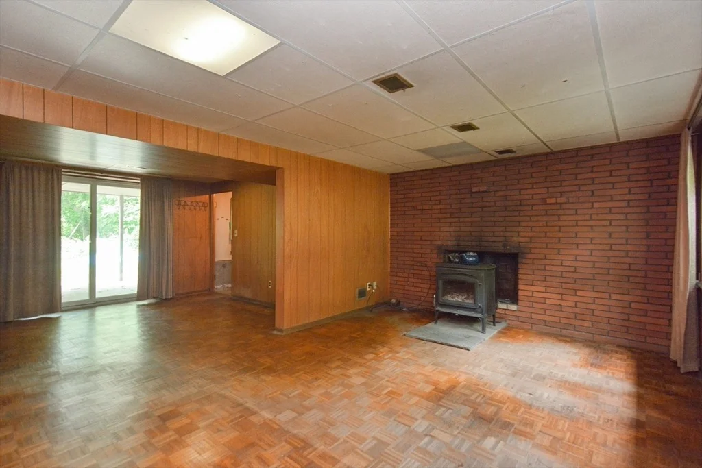 Photo of 12 Lanewood Avenue
