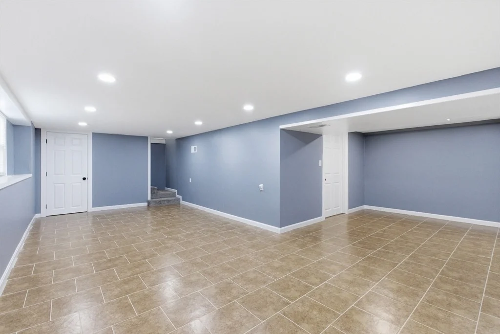 Photo of 671 Nashua Rd
