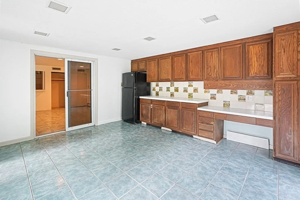 Photo of 17 Crowningshield Dr