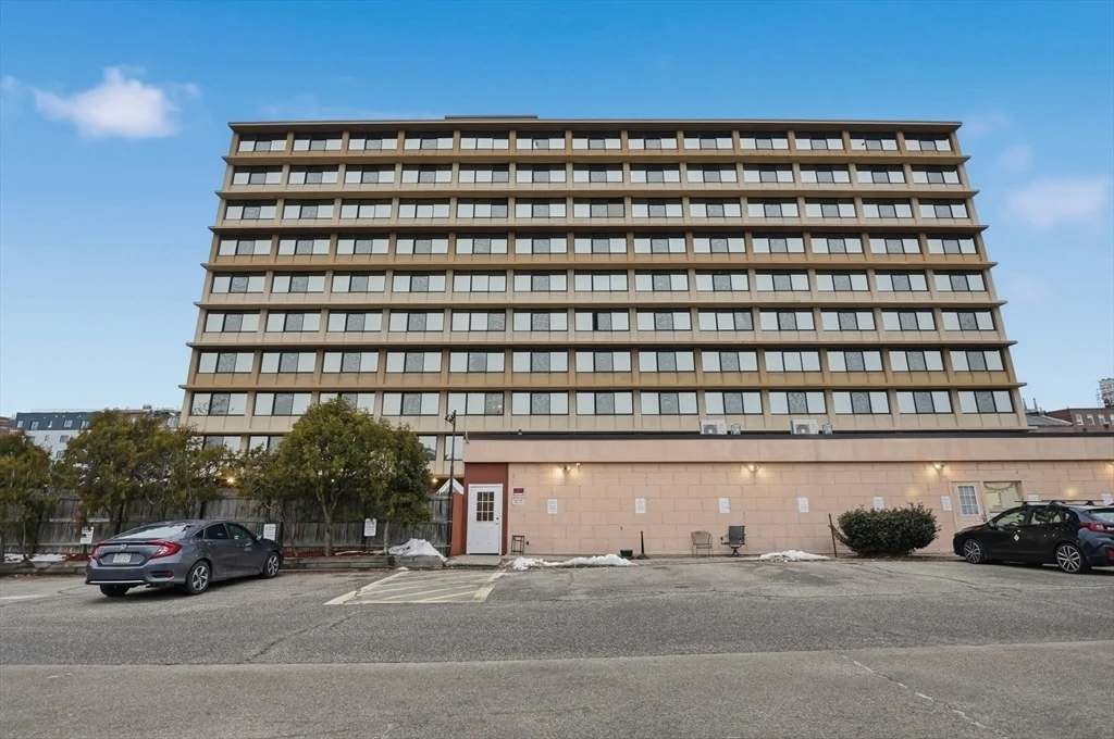 Photo of Unit 310 at 70 Southbridge Street