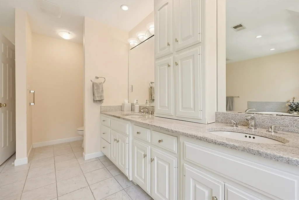 Photo of 10 Timber Ledge Drive