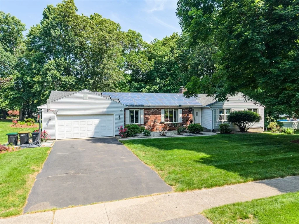Photo of 52 Wellesley Dr