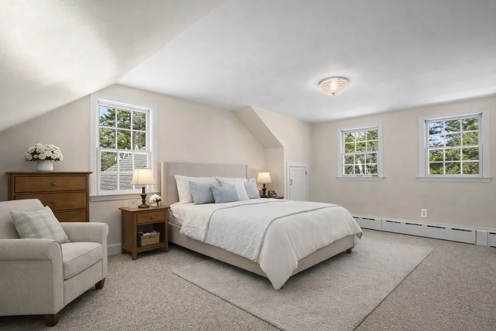 Photo of 492 Delano Rd