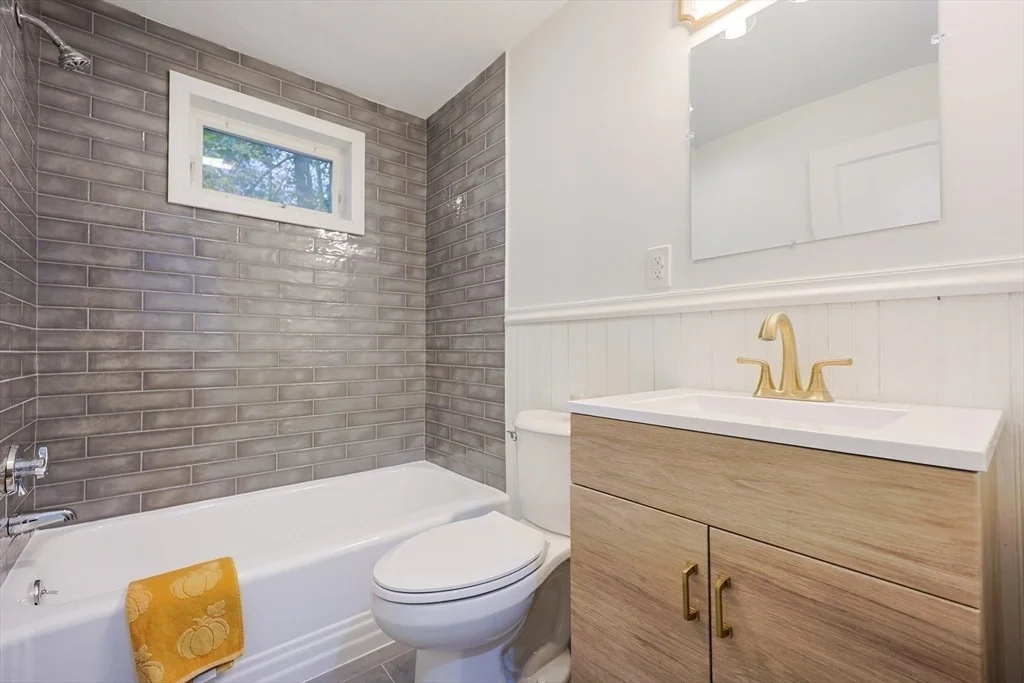 Photo of 66 Oak St