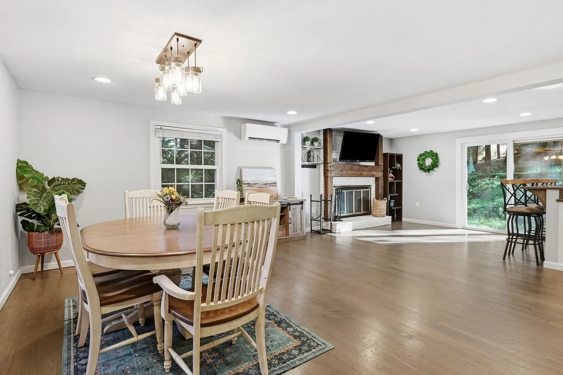 Photo of 218 Heatherstone Rd