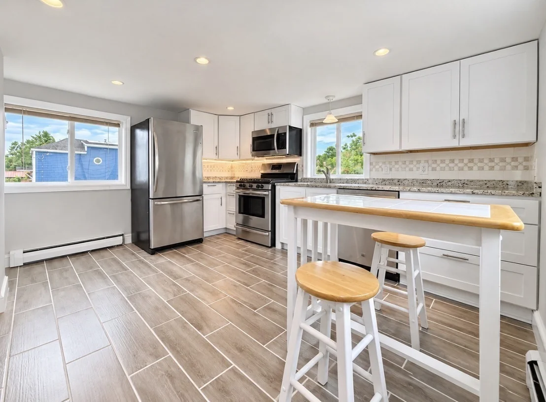 Photo of 298 Onset Ave
