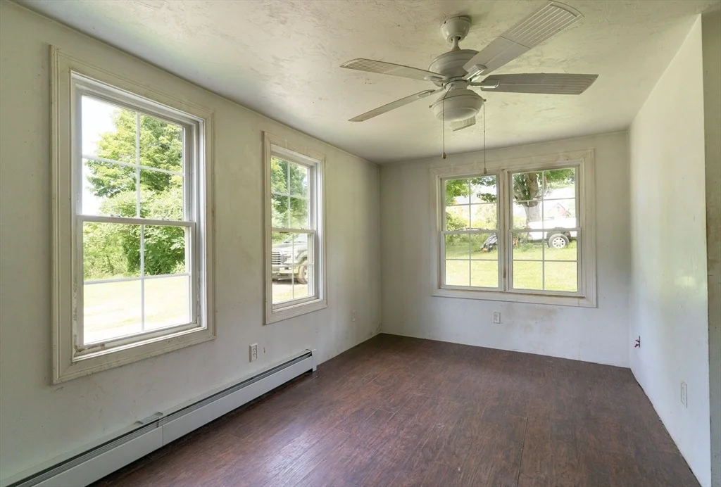 Photo of 1166 Main St