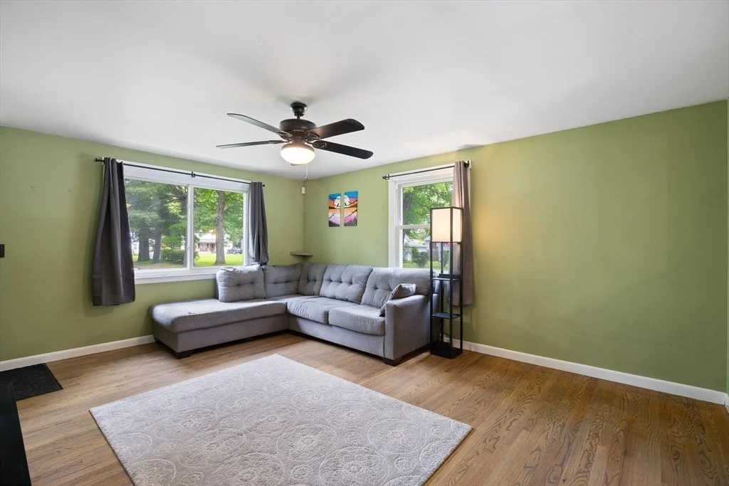 Photo of 37 Parkerview St