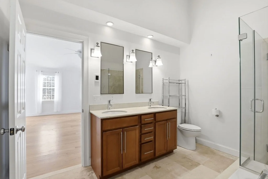Photo of 8 Winterberry Ln