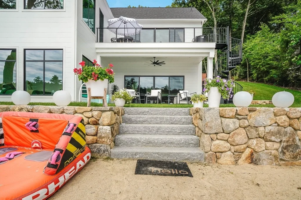 Photo of 226 Lakeview Drive