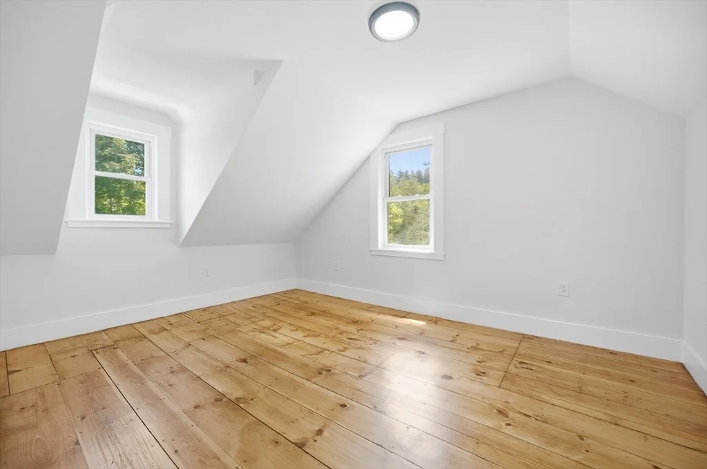 Photo of 323 Spring St