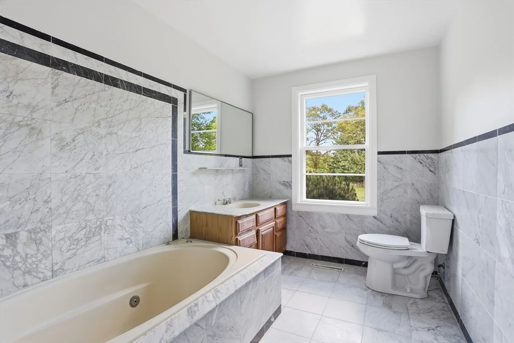 Photo of 106 Bolton Rd