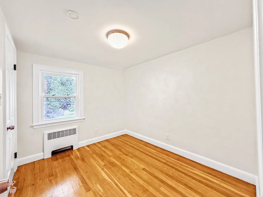 Photo of 32 Grant Rd