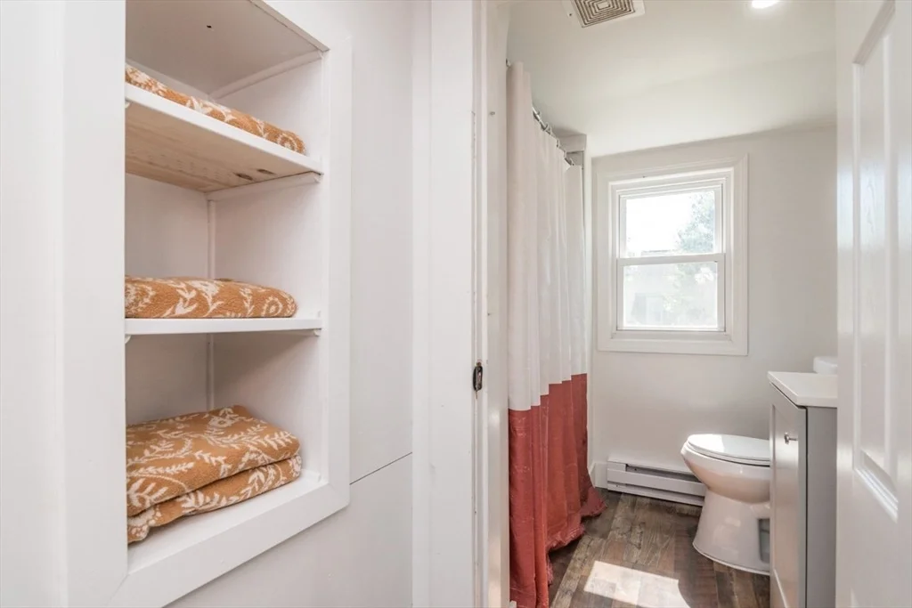 Photo of 379 Roosevelt Ave