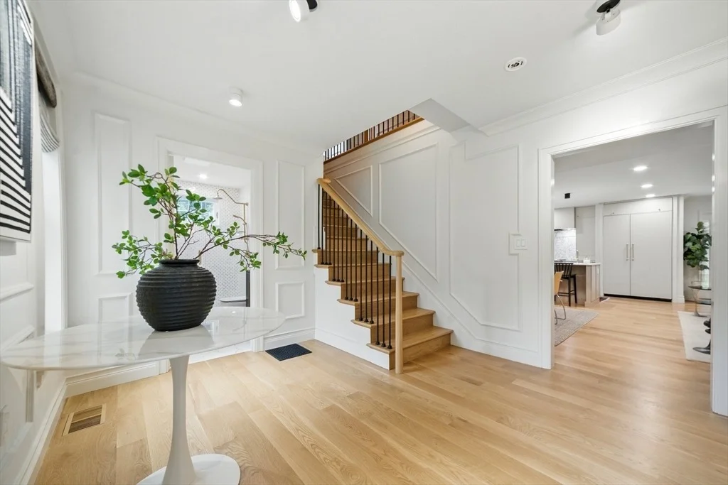 Photo of 98 Great Plain Ave