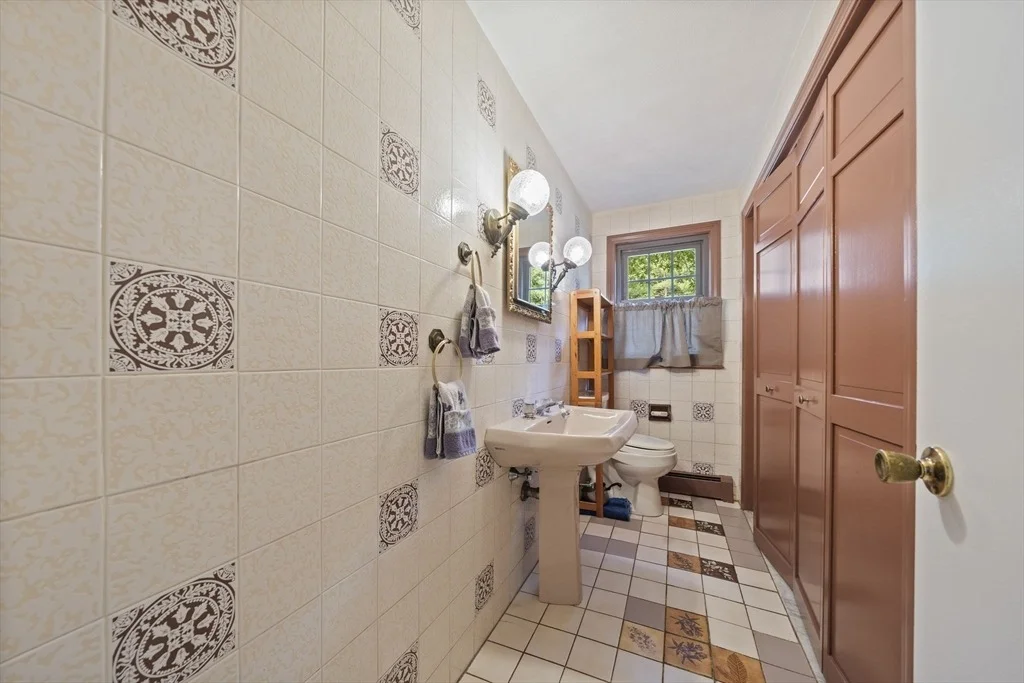 Photo of 37 Michele Ln