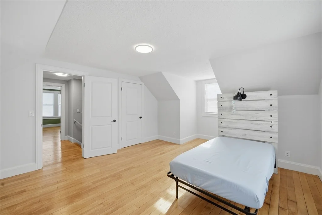 Photo of 3076 Boston Rd