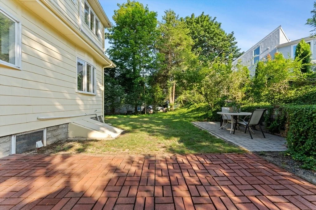 Photo of 17 Preston Beach Rd