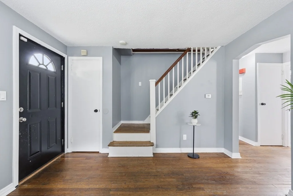 Photo of 111 Breckwood Blvd
