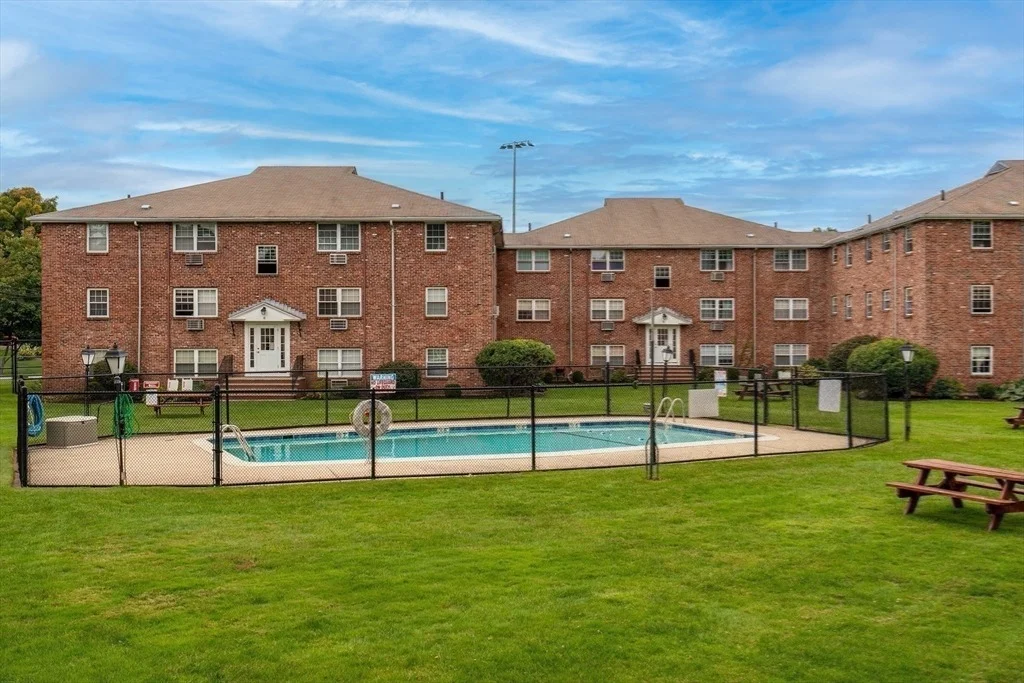 Photo of Unit 2 at 10 Colonial Village Dr