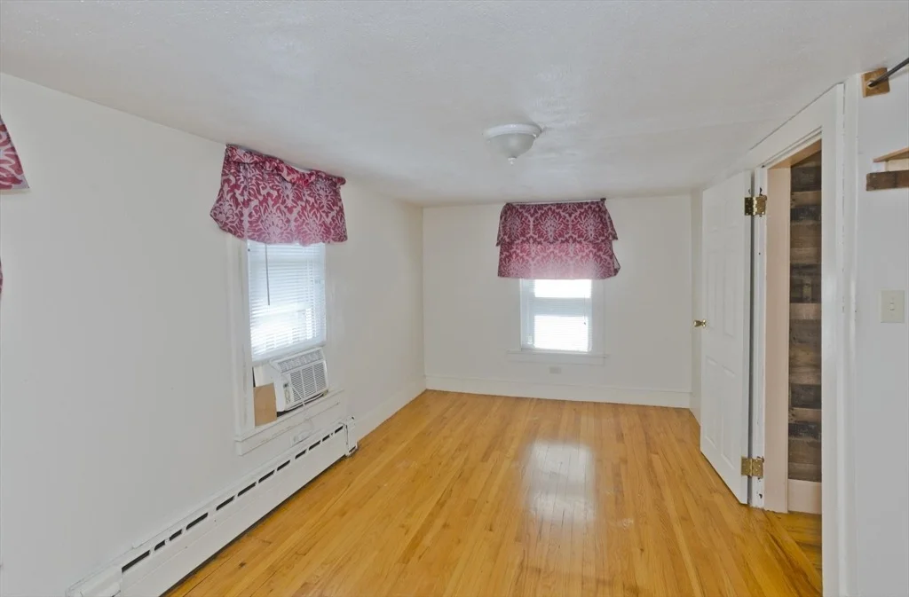 Photo of 86 Laurence