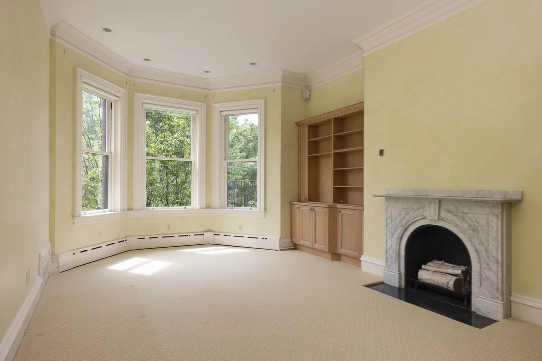 Photo of 129 Commonwealth Avenue