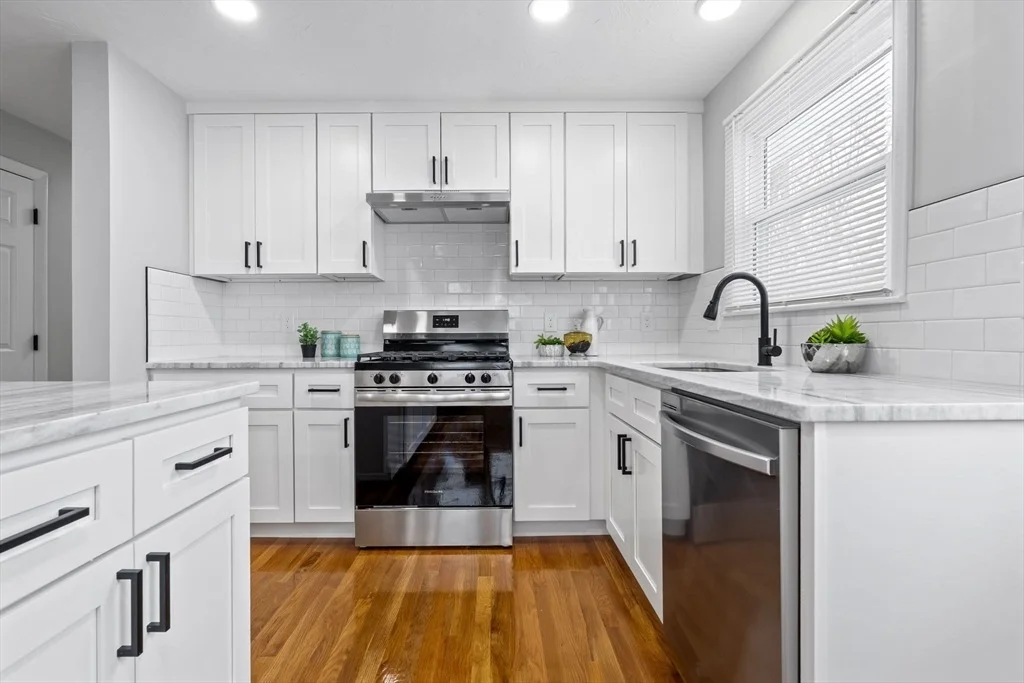 Photo of 48 Cook Ln