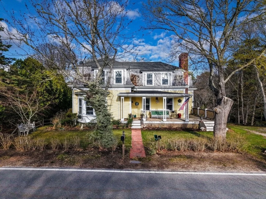 Photo of 1331 Main St