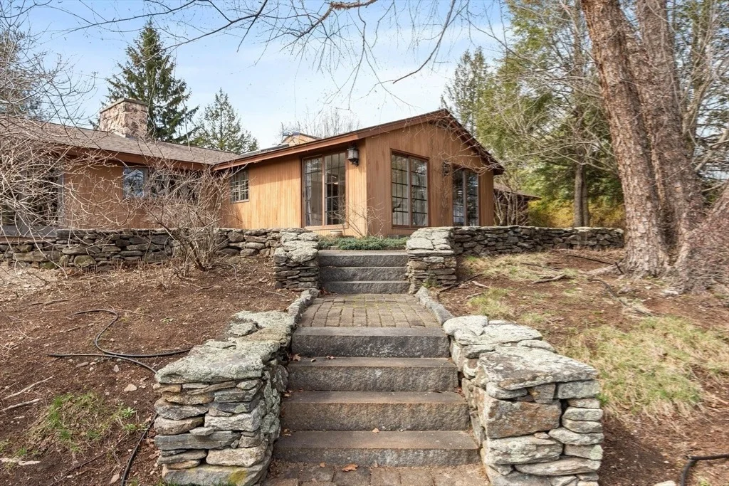 Photo of 243 Concord Road