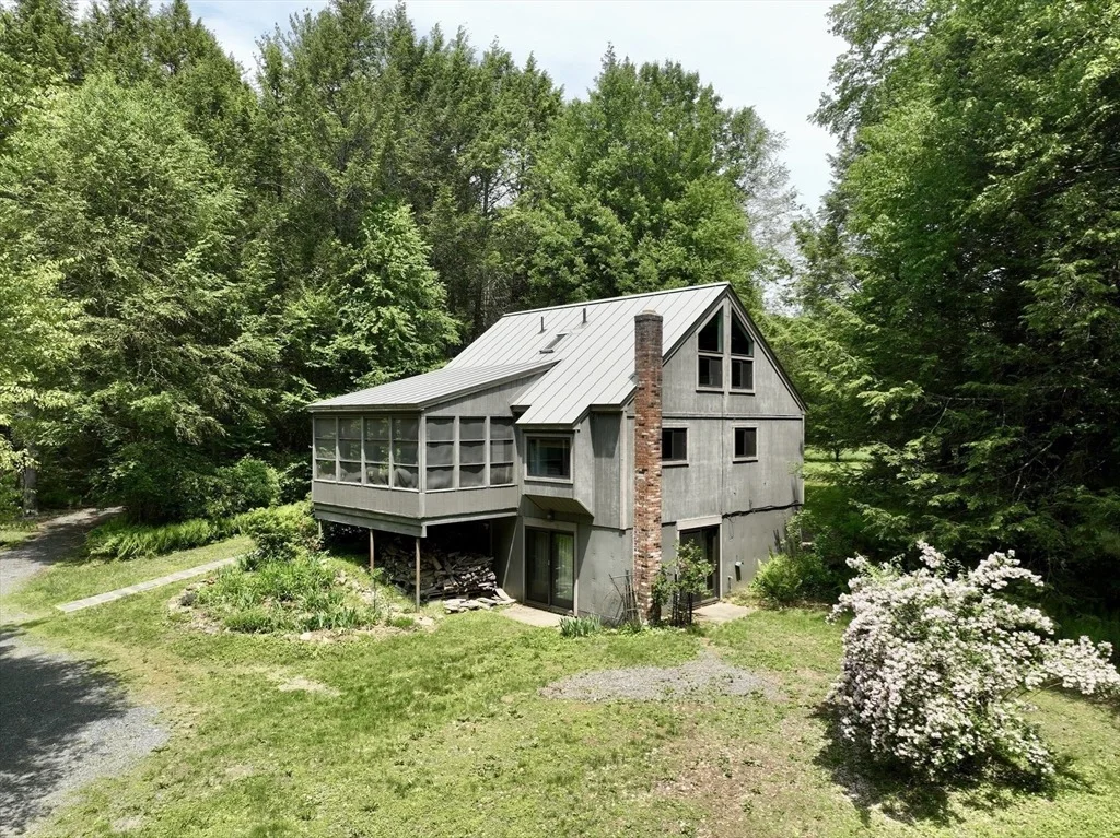 Photo of 1962 Shelburne Falls Rd