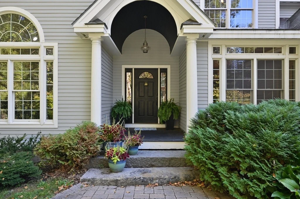 Photo of 27 Turtleback Rd