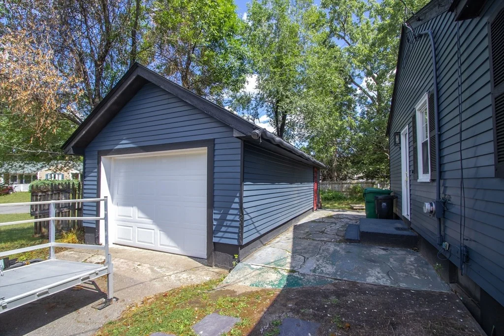 Photo of 127 Gelinas Dr