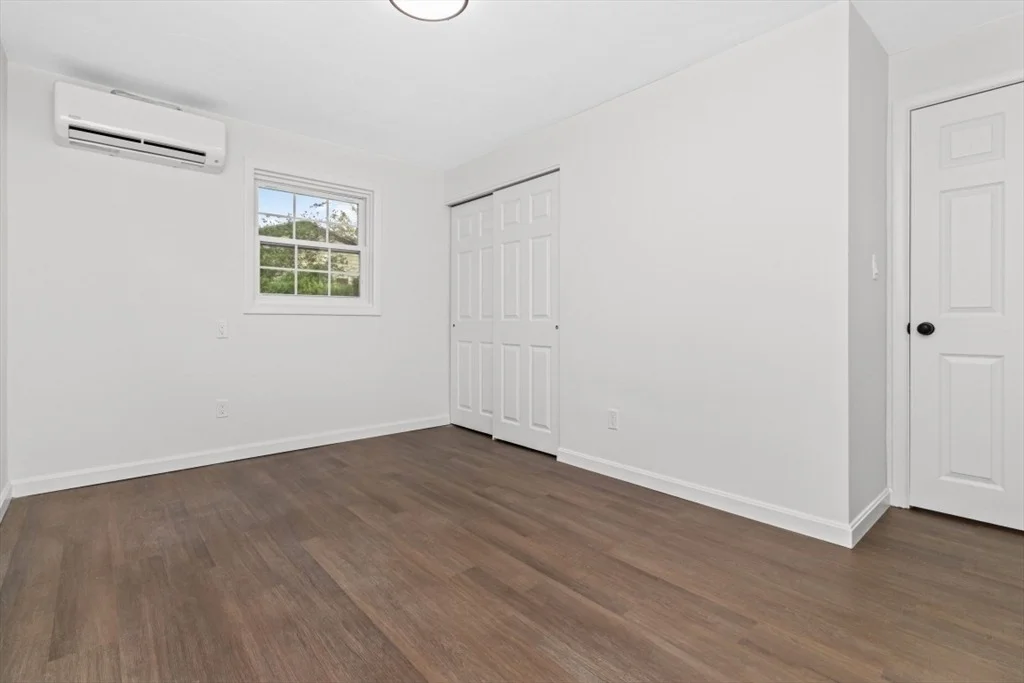Photo of 300 Jon Dr