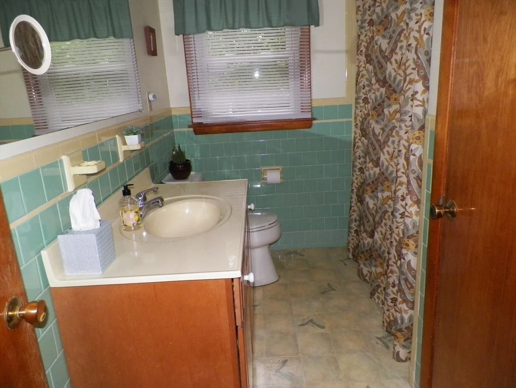 Photo of 7 Maple Ln