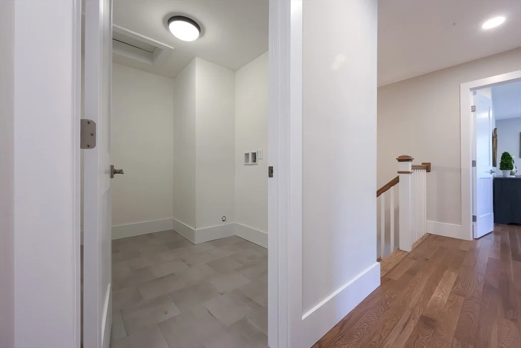 Photo of Unit UNIT18 at 27 Thomas Mann Circle