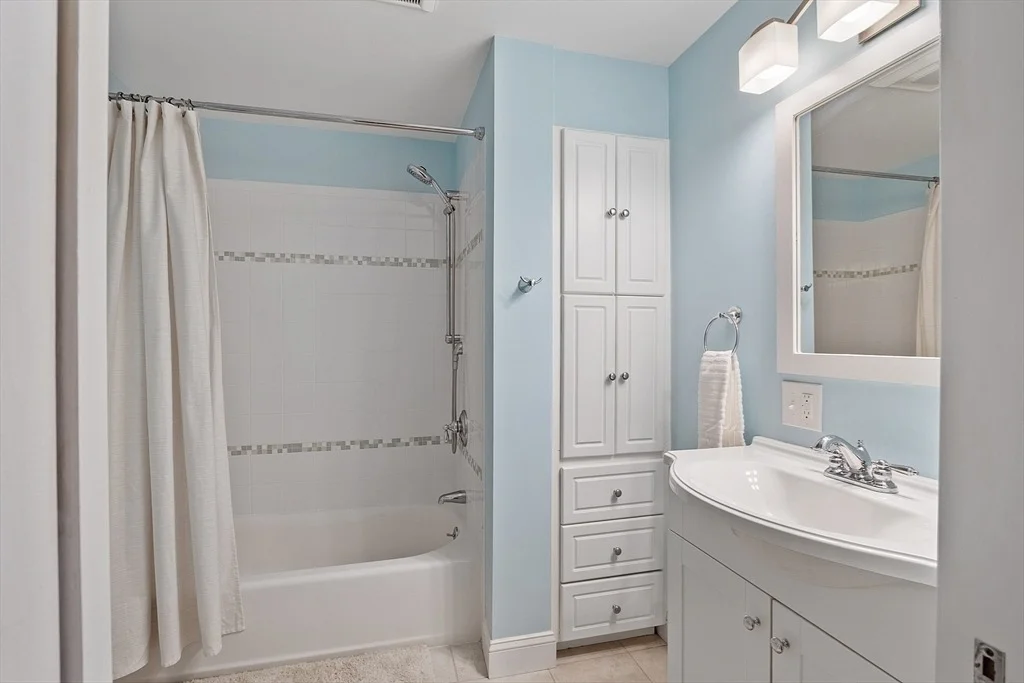 Photo of 10 Merrymount Dr