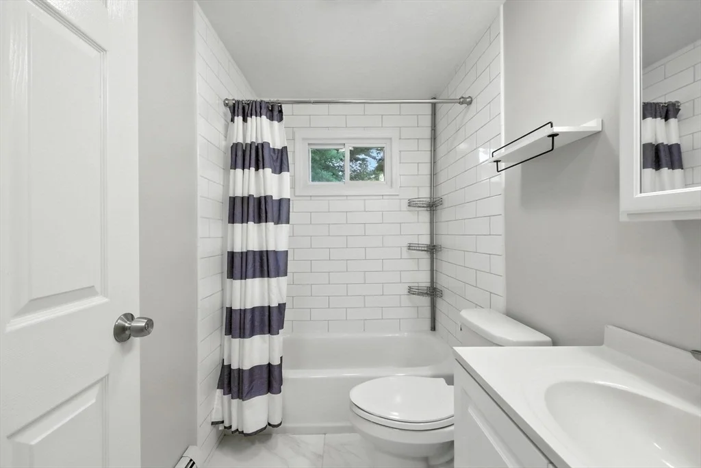 Photo of 6 Oakridge Cir