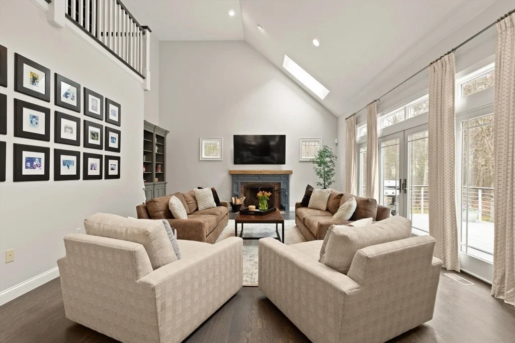 Photo of 3 Antique Cir