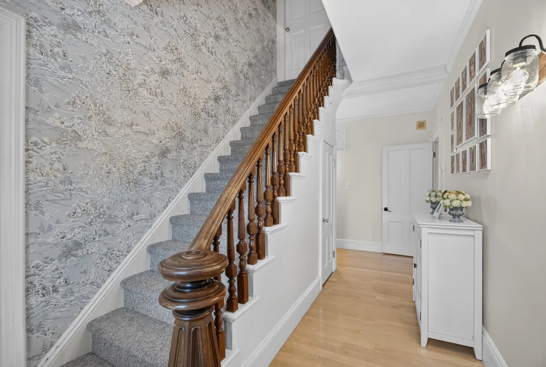Photo of 141 Chestnut St