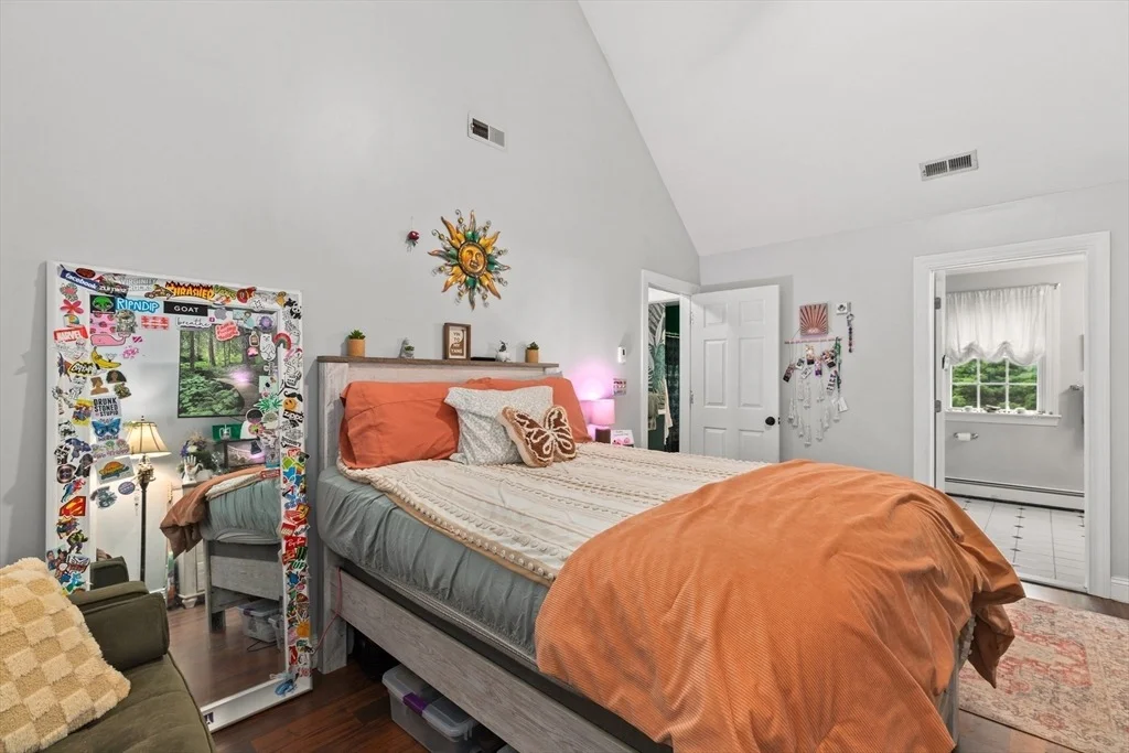 Photo of 566 Mendon Rd