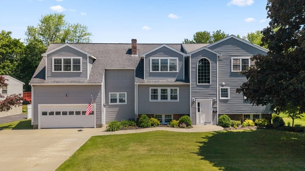 Photo of 7 Eaton Dr