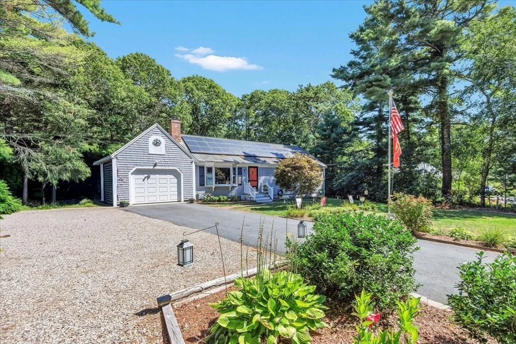 Photo of 248 Mashpee Neck Rd