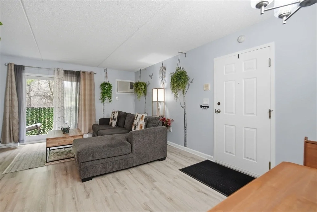 Photo of Unit G at 32 Maple Crest Cir