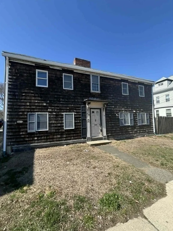 Photo of 239 Maple St