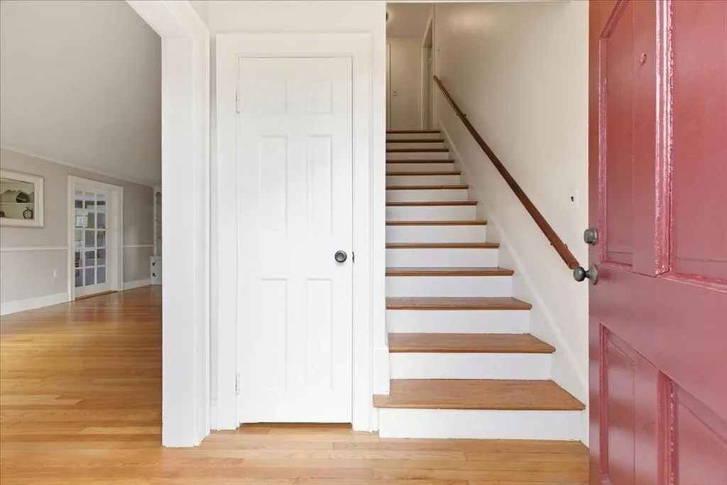 Photo of 560 Common St
