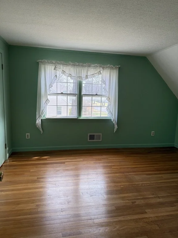 Photo of 89 Oakcrest Drive