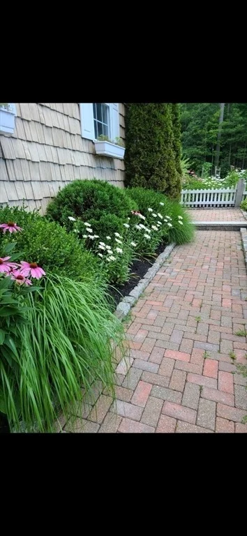 Photo of 493 Hubbardston Rd