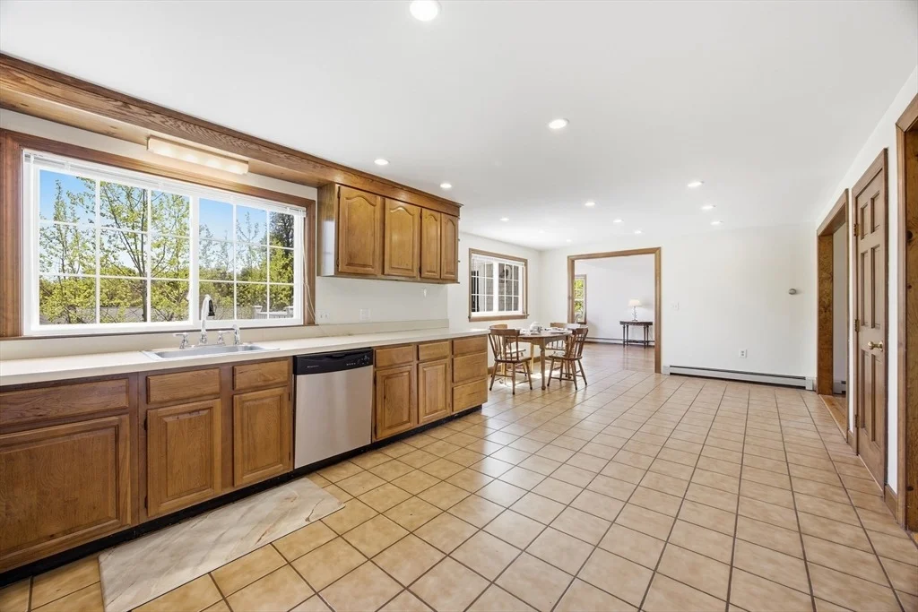 Photo of 50 Harborview Rd