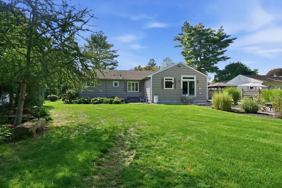 Photo of 8 Shady Ln