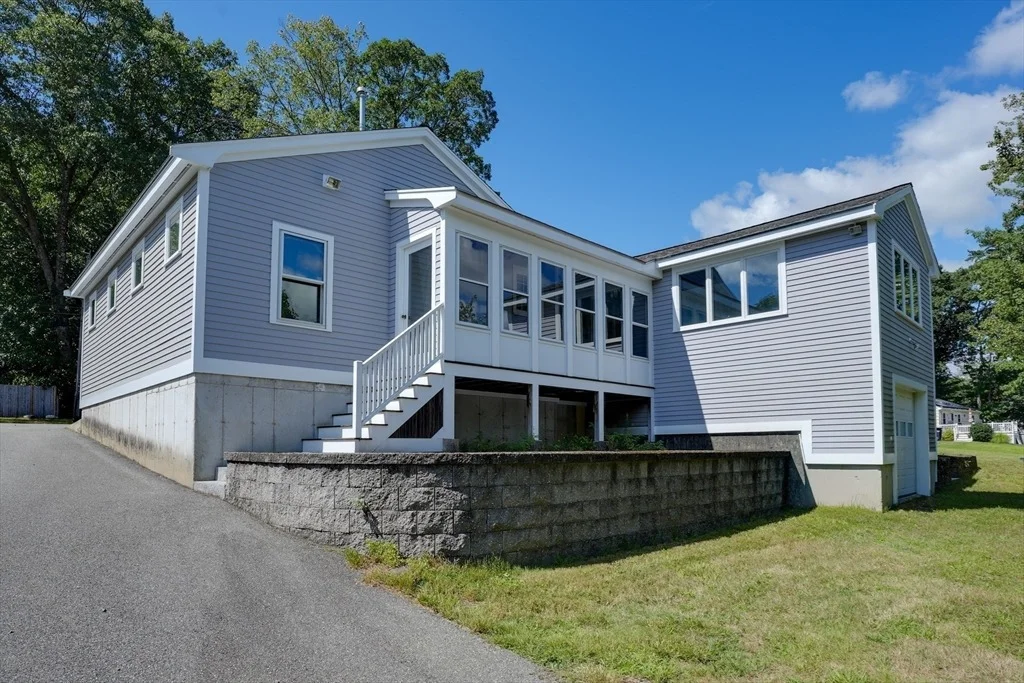 Photo of 32 Lantern Ln